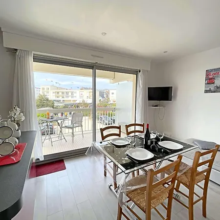Appartement Joli Avec Balcon Proche - Parking Inclus - Fr-1-646-9 *